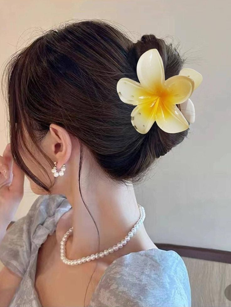 Flower Claw - Miss Scrunchie