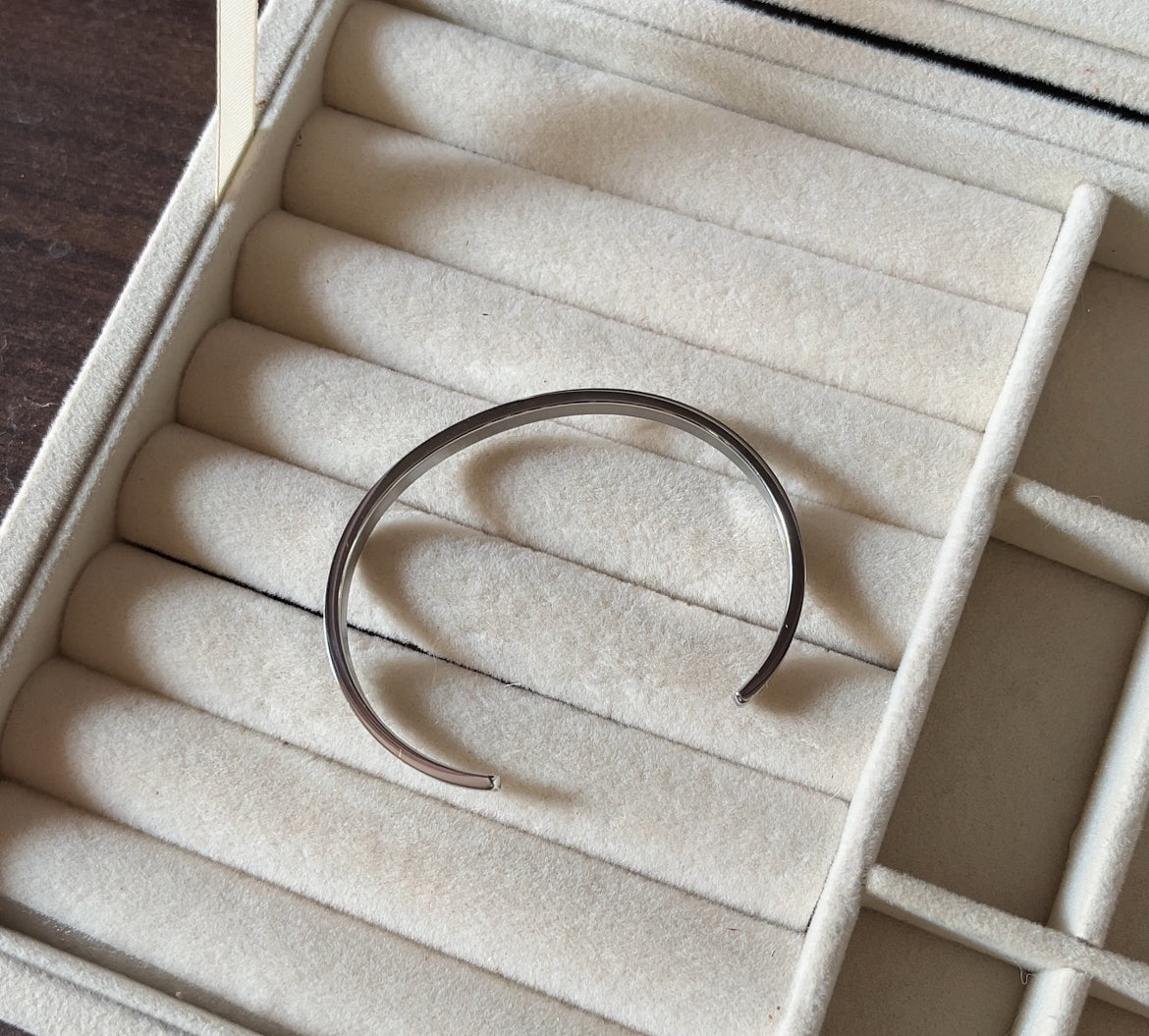 Unisex Daniel Wellington Cuff - Miss Scrunchie