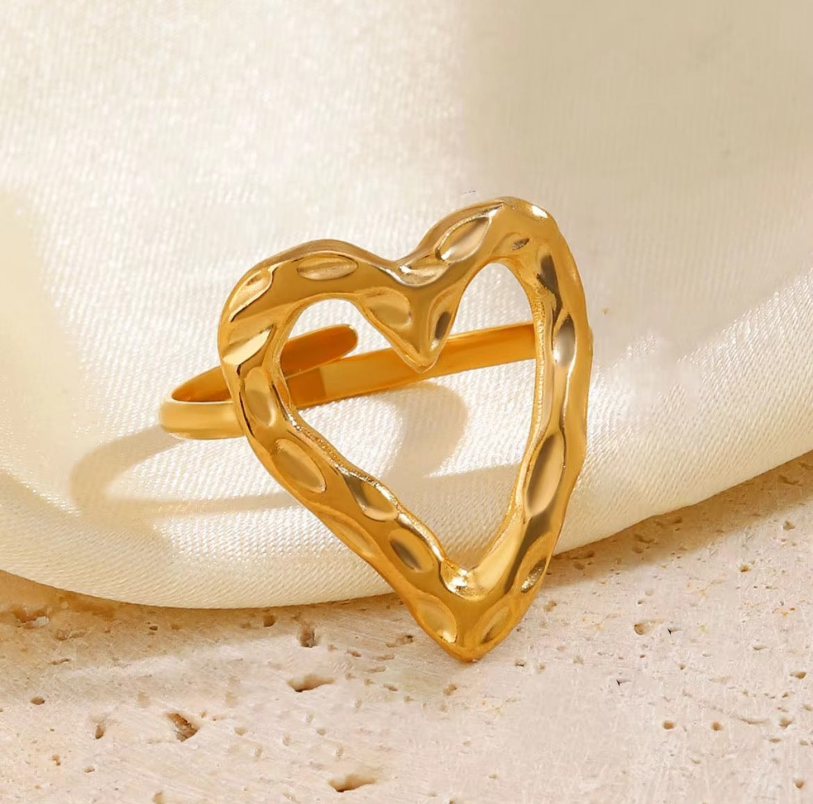 Lovelock Ring - Miss Scrunchie